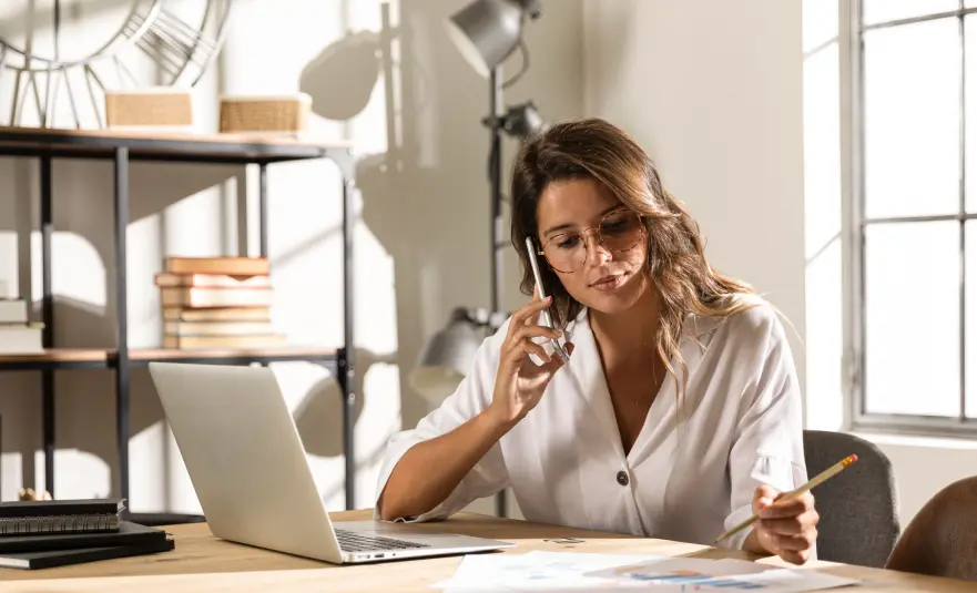 Wie man das Engagement der Mitarbeiter und die Markenidentität durch Innovation am digitalen Arbeitsplatz stärkt